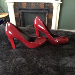 Jessica Simpson, size 10, Ruby Red.